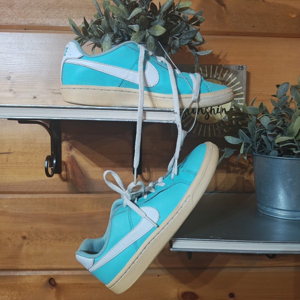 nike court royale Youth size 4.5 shoes blue comfort athletic sneakers Teal